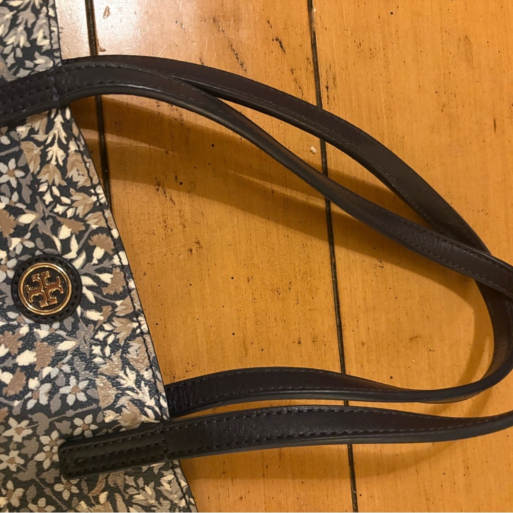 Tory Burch Tote - Picture 4 of 4